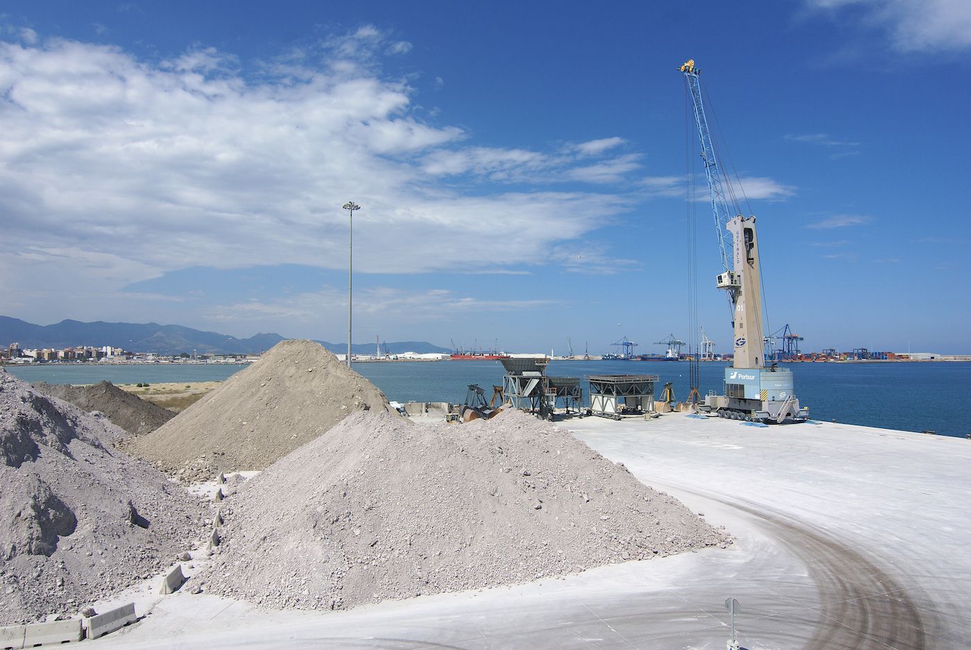 Graneles solidos en el puerto de Castellon