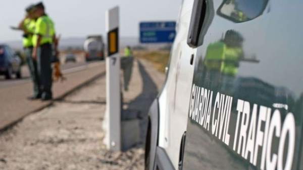 Tráfico desarrolla una nueva campaña específica de vigilancia centrada en las distracciones al volante