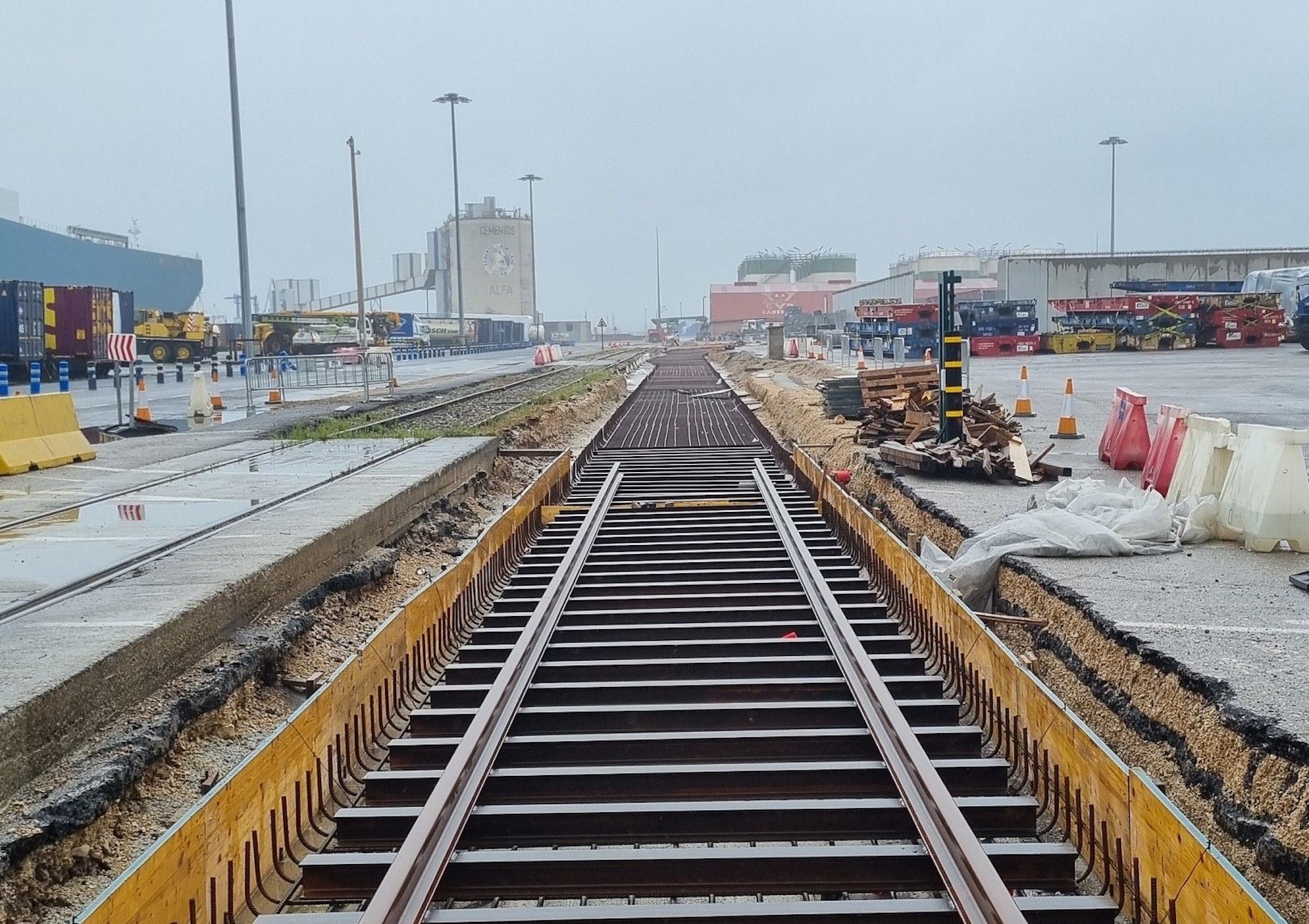 Obras ferrocarril Raos puerto Santander