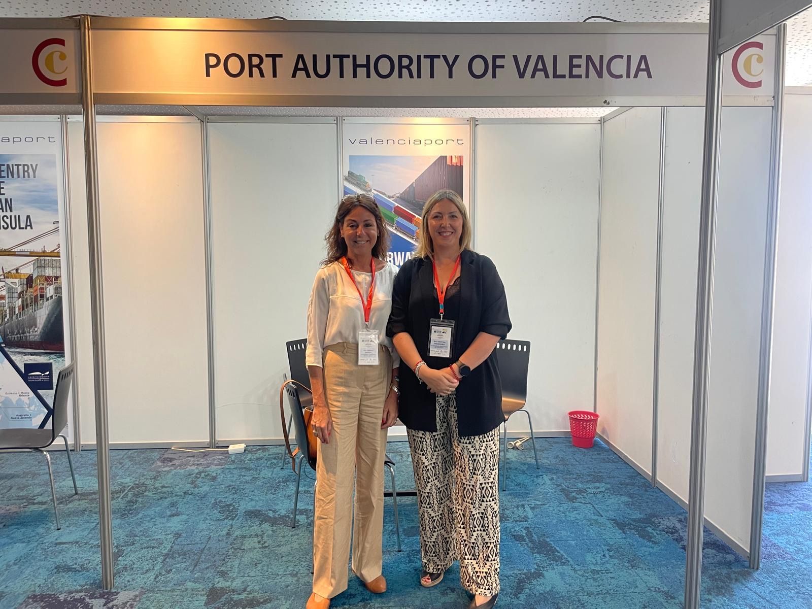 Cristina Rodríguez, jefa de Contenedores, y Teresa García, jefa de Ro-Ro y Transporte Marítimo de Corta Distancia del puerto de Valencia.