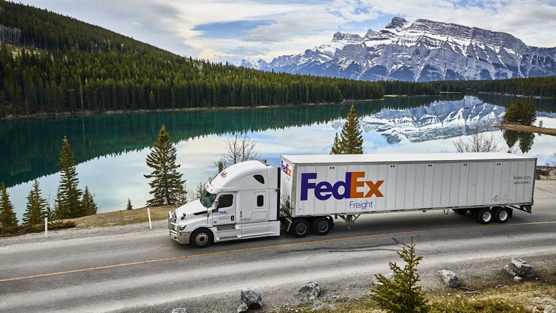 camion fedex freight