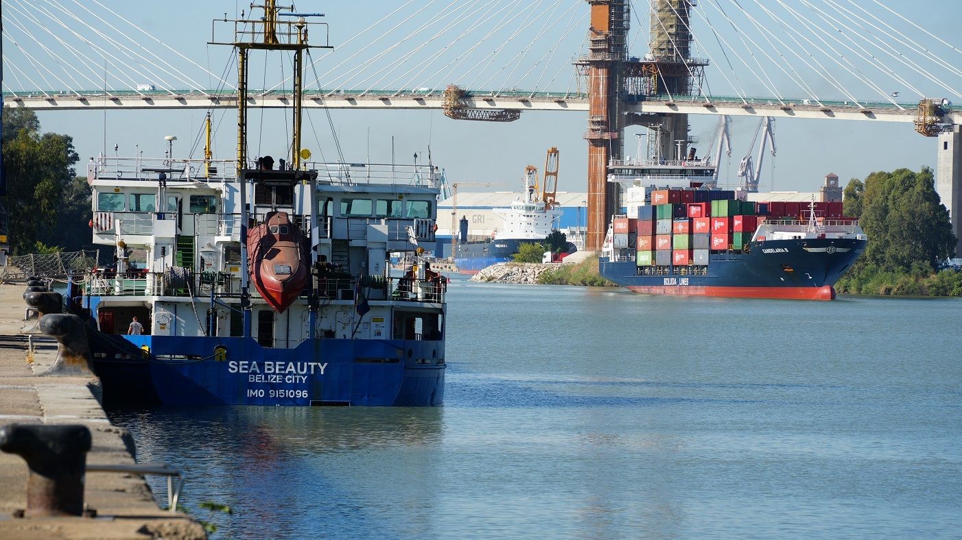 Puerto Sevilla Darsena Batan semana transporte marítimo