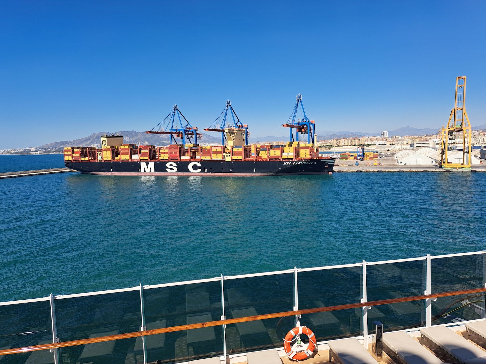 portacontenedores MSC Cargo en el puerto de Malaga