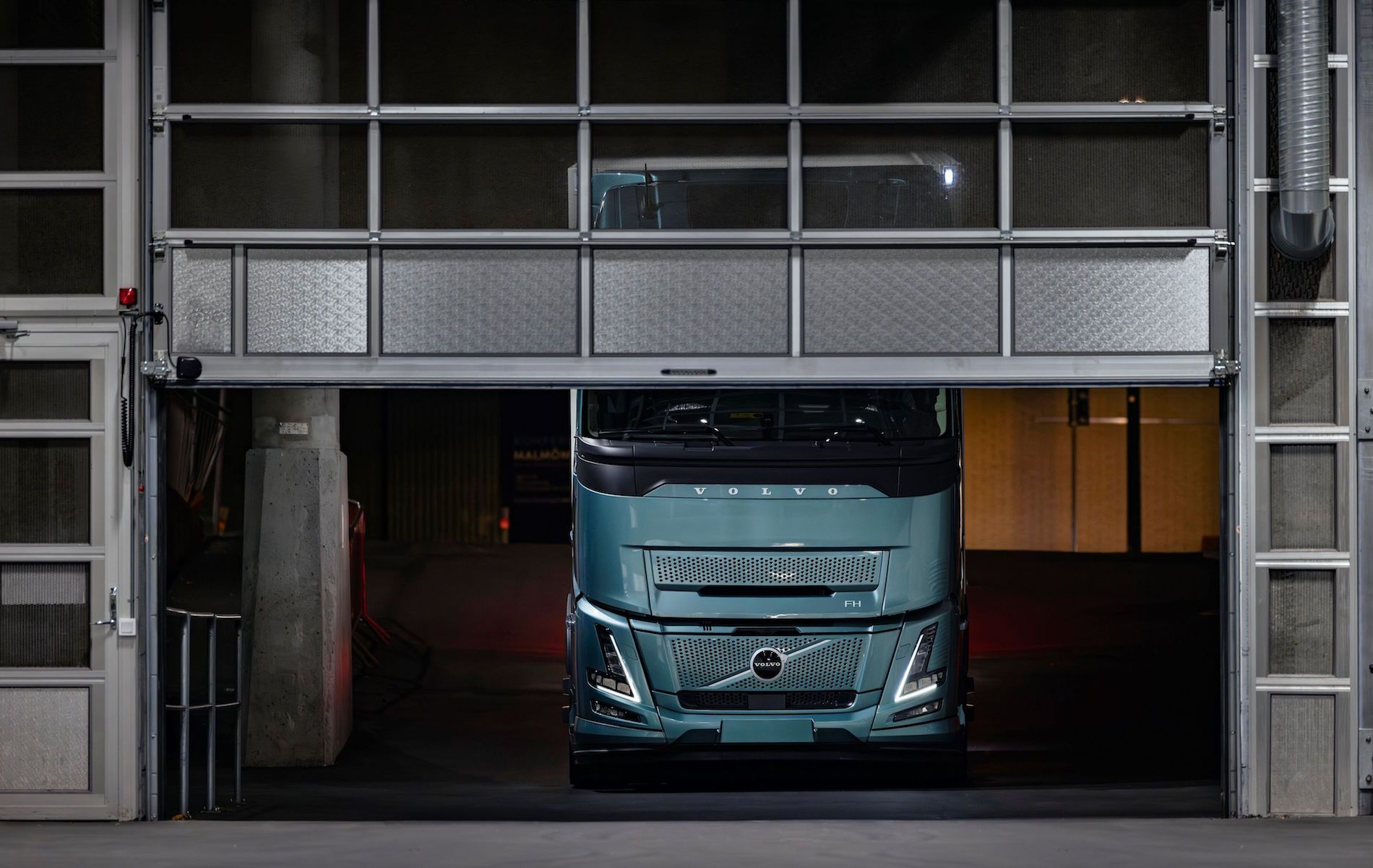 Volvo Trucks FH electric