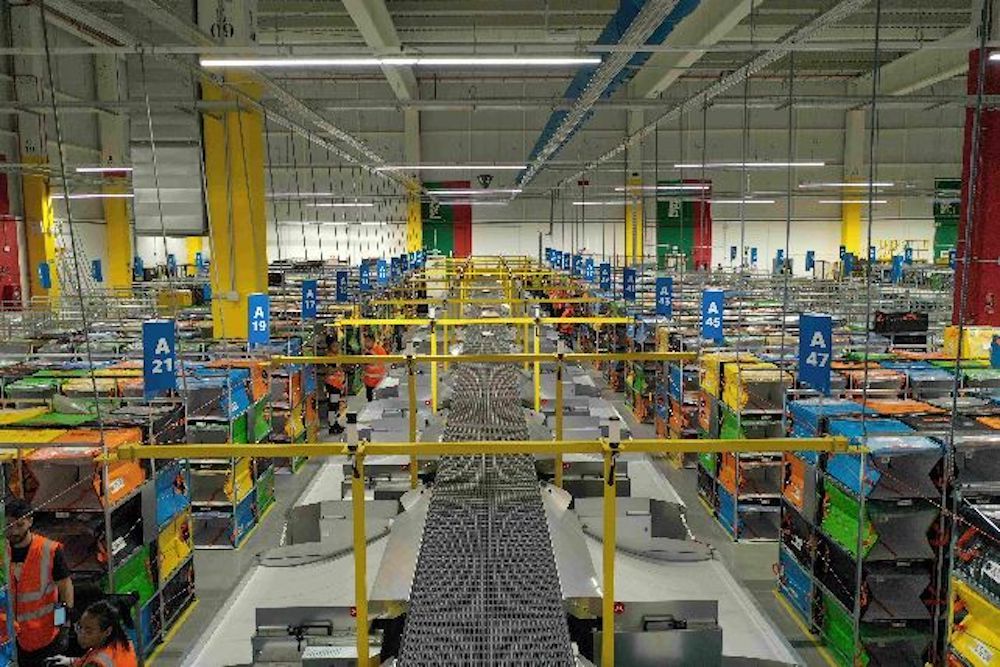 estacion logistica amazon escuzar