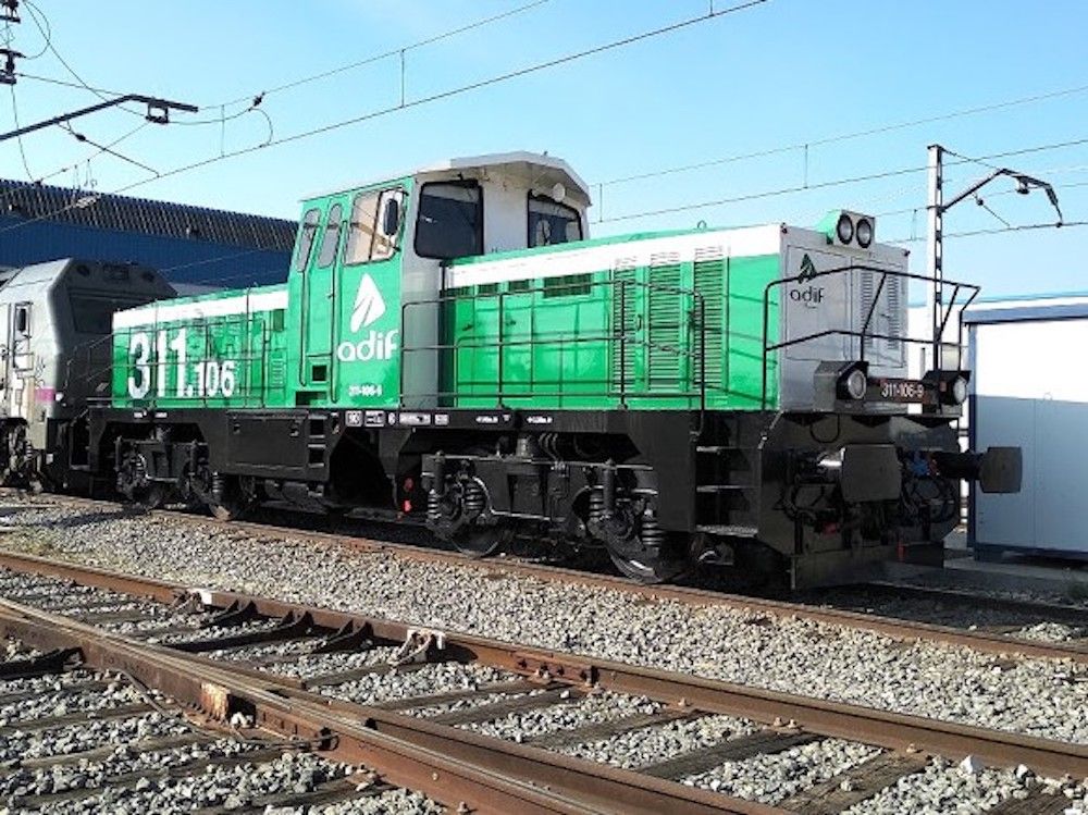 Adif dispone de un parque de 97 locomotoras que prestan actualmente servicios en centros logísticos.