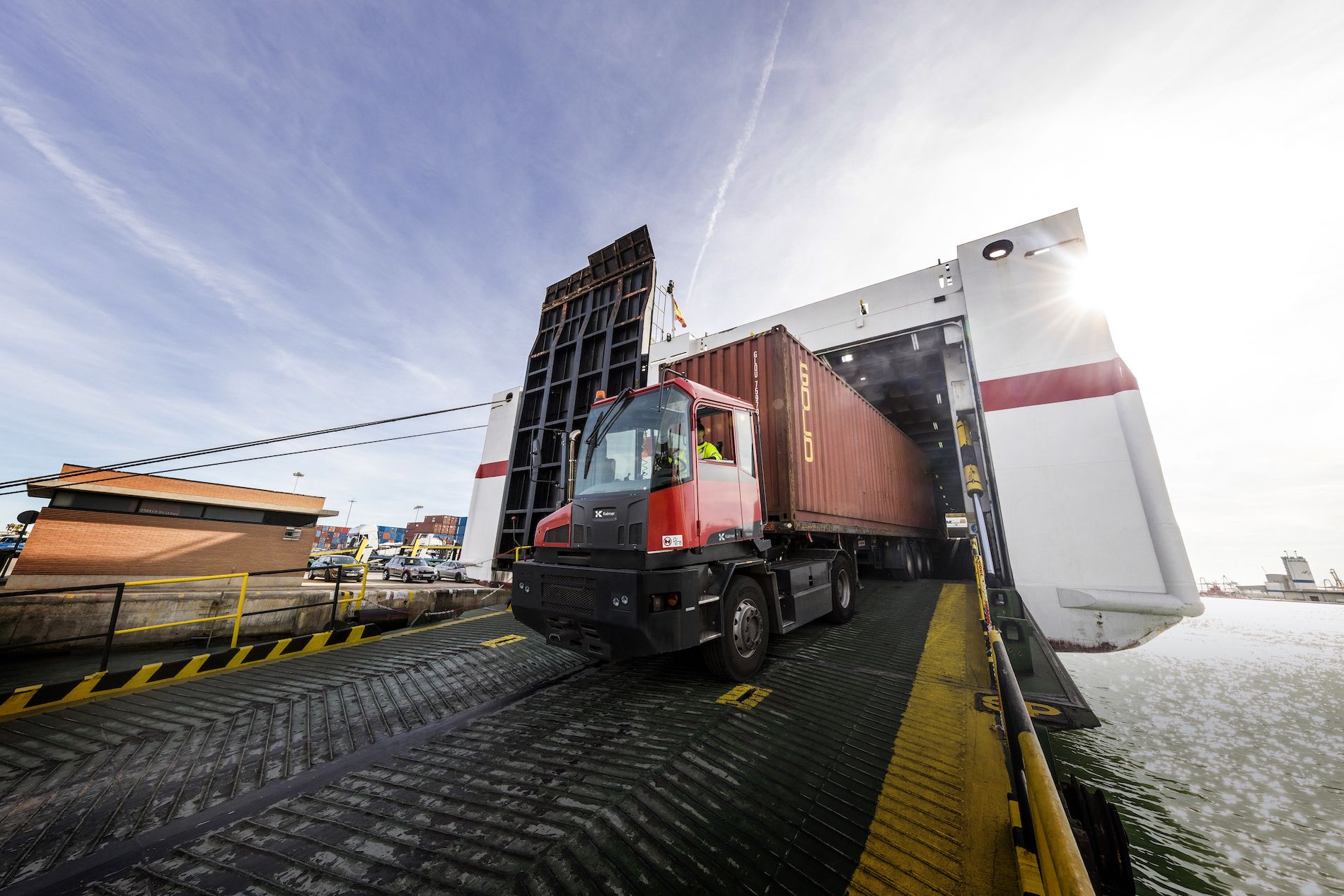 kalmar tractor terminal Grimaldi