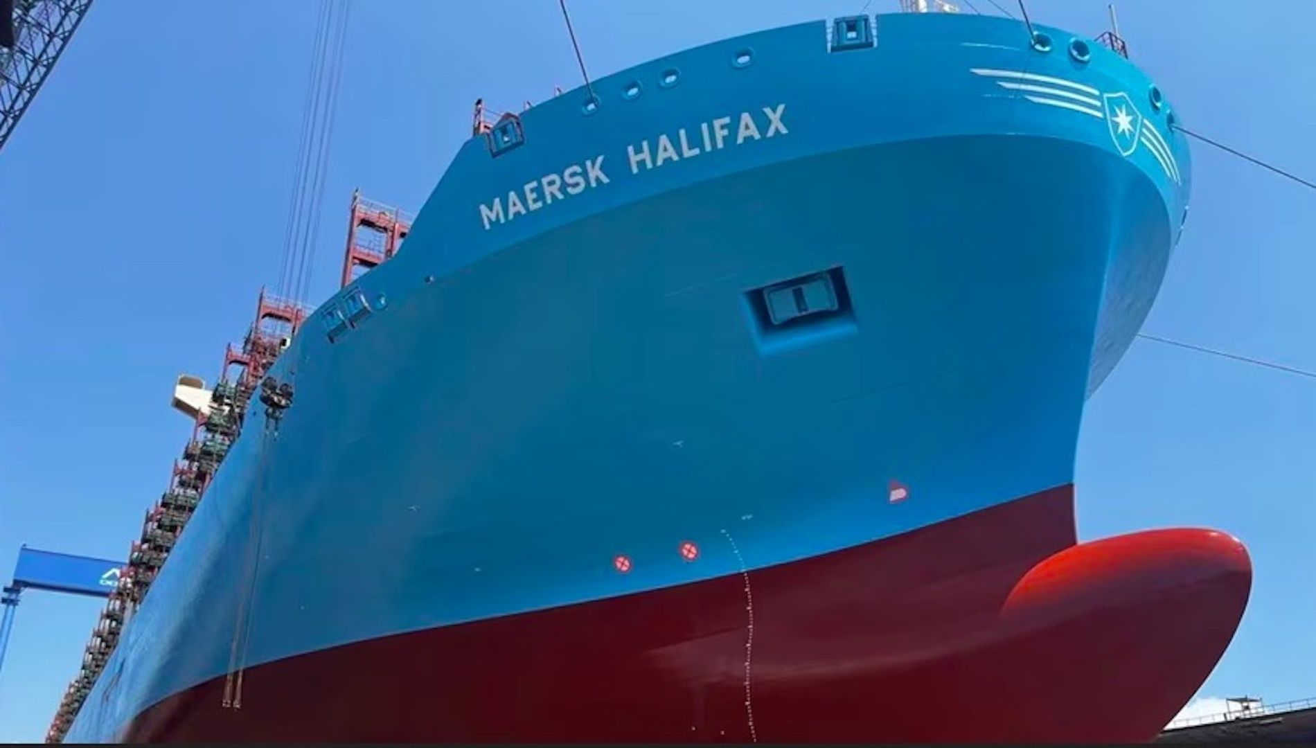 proa portacontenedores Maersk Halifax