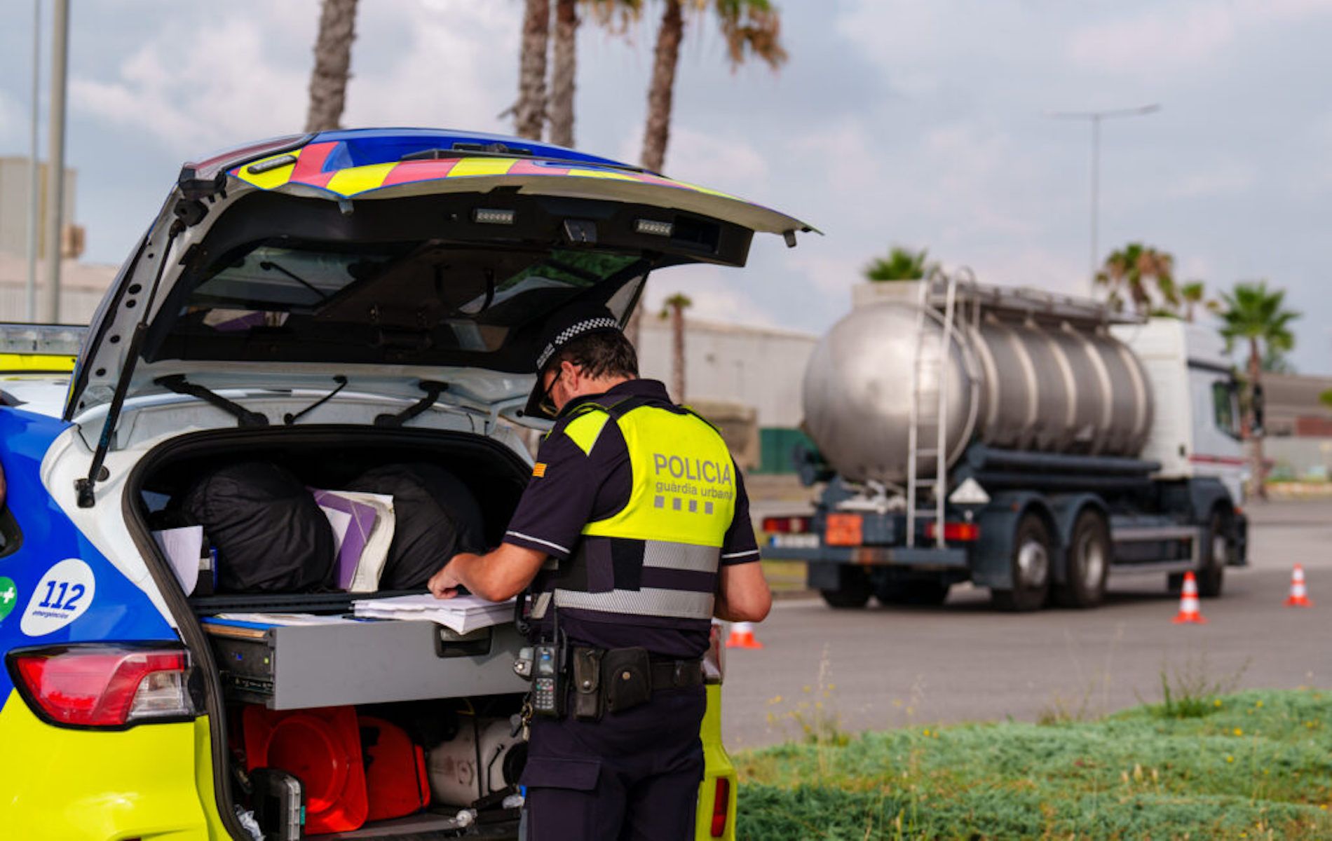 control transporte mercancias guardia urbana barcelona