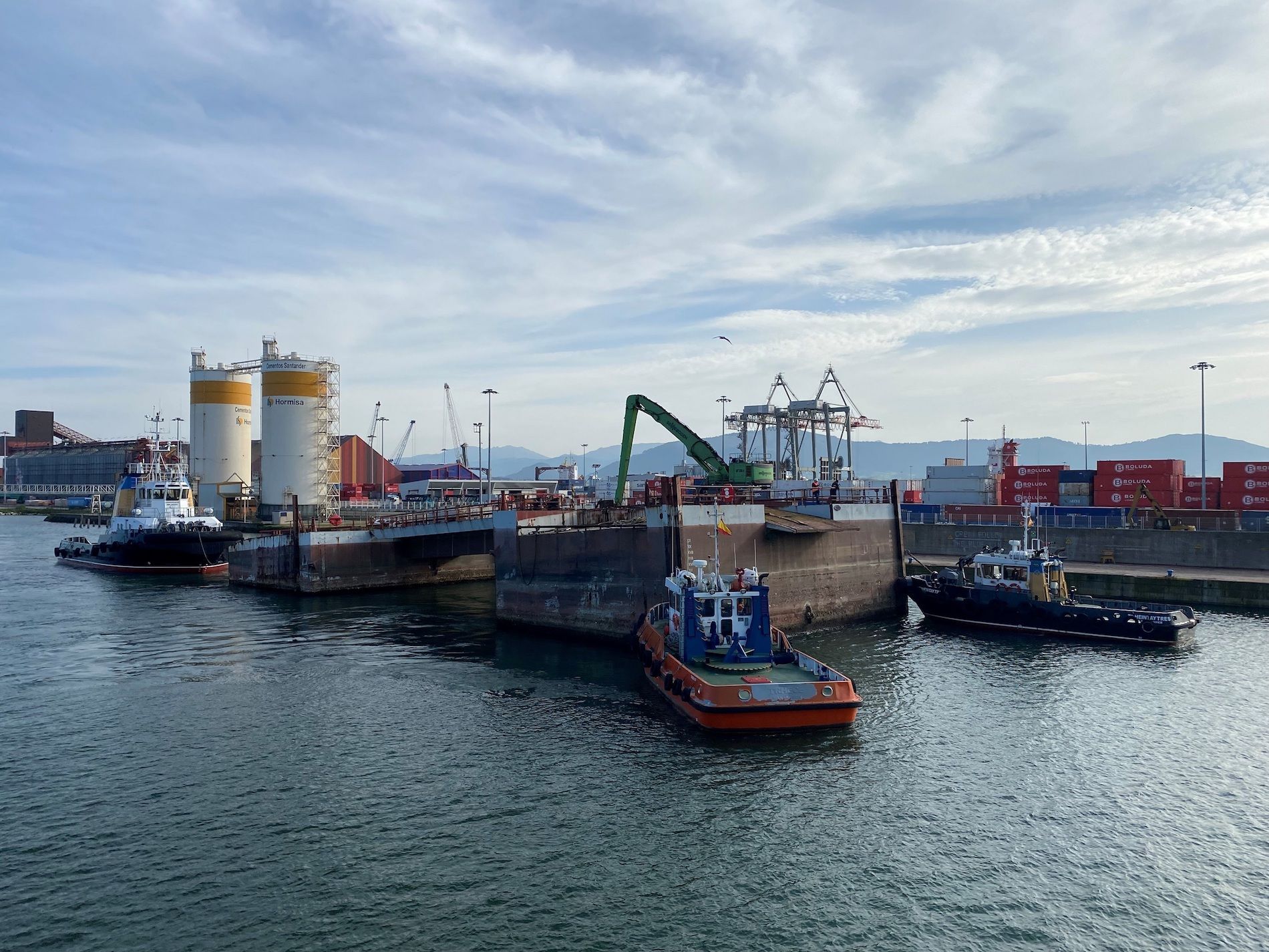 Traslado rampa  flotante puerto Santander