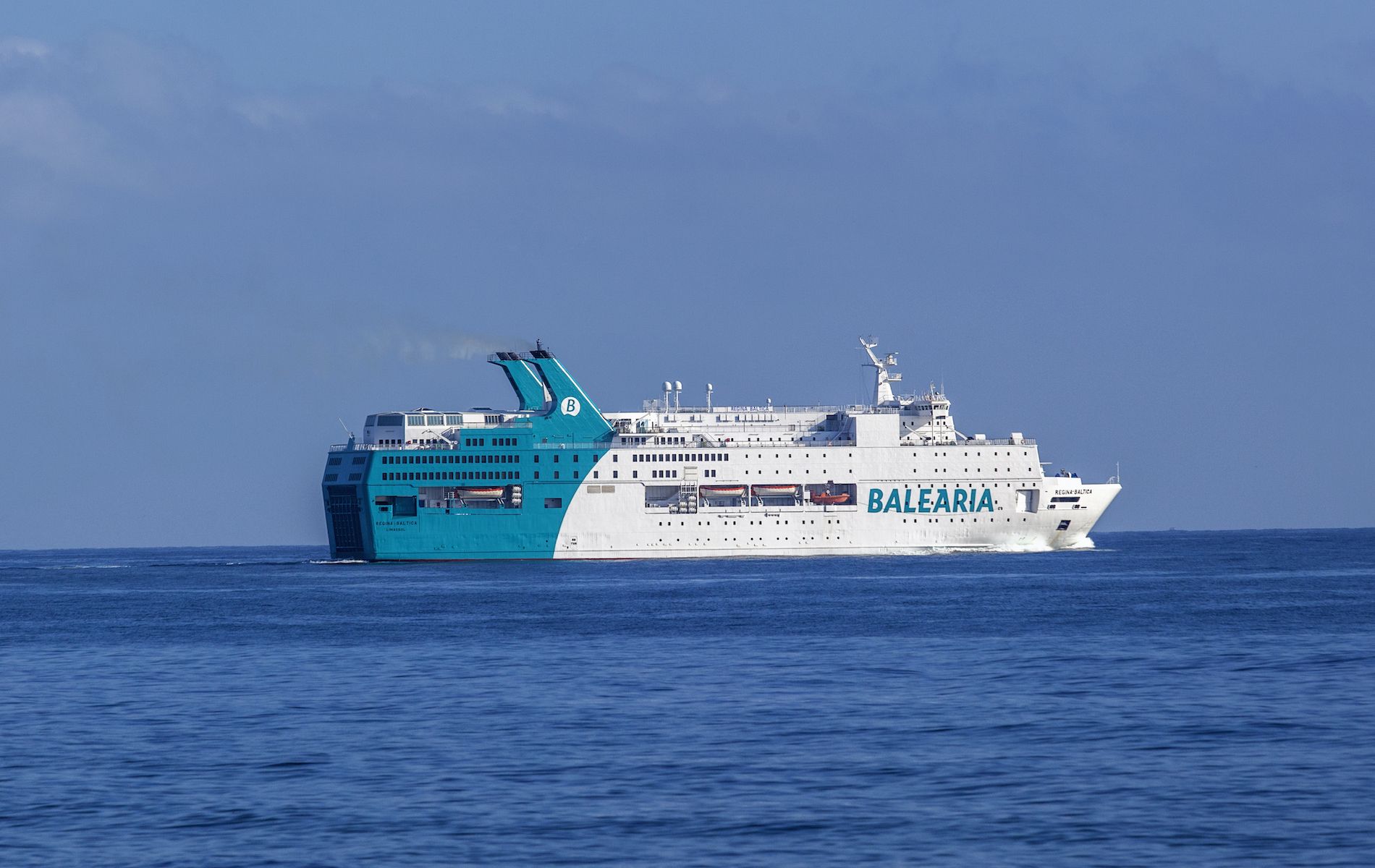 ferry REGINA BALTICA Baelaria