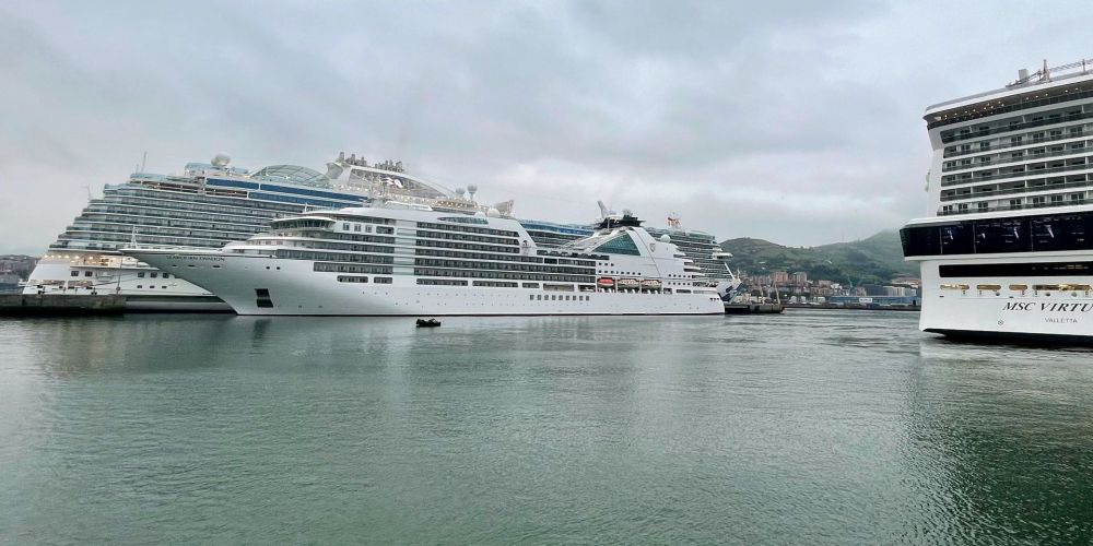 Puerto de Bilbao tres cruceros(1)