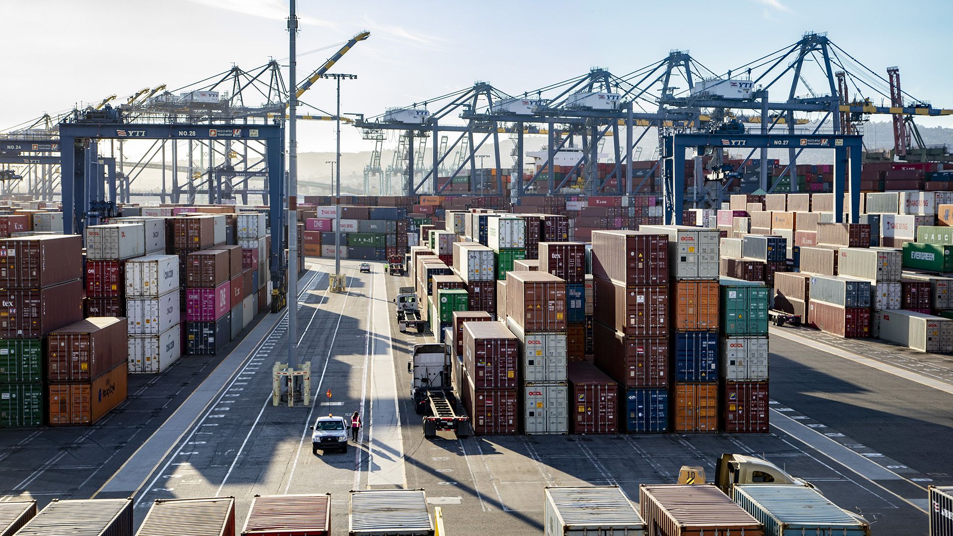 terminal contenedores puerto Los Angeles flujos comerciales