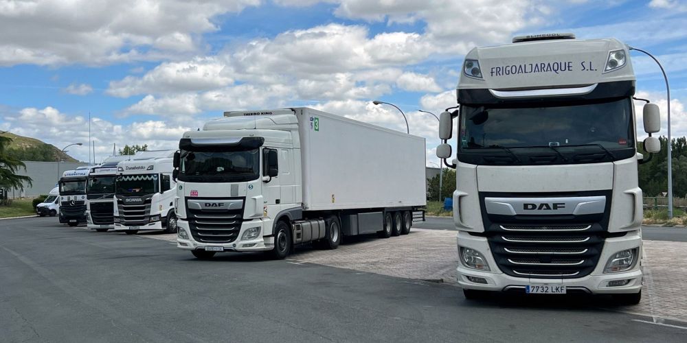 camiones aparcados camiones aparcados